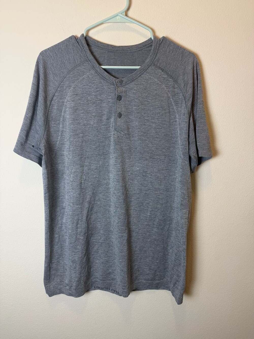 Lululemon Metal Vent Tech Short Sleeve Henley Race Grey / Slate Size L